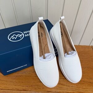 NWT White Mountain Women's White Upright Slip-On Sneakers   8.5